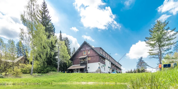 Krása Jizerských hor: 3–12denní pobyt s polopenzí a saunou