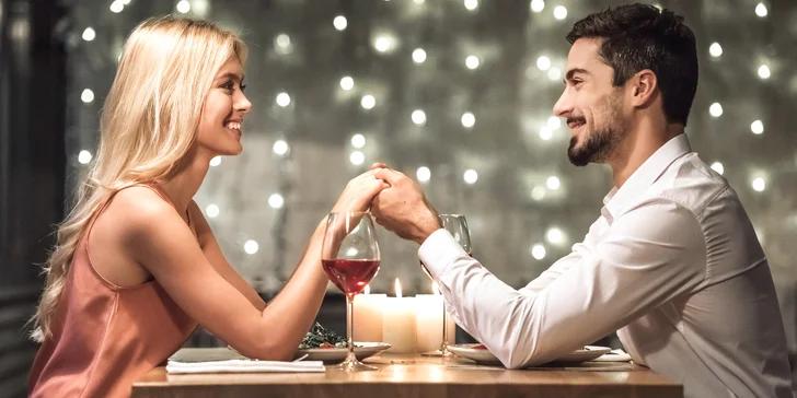 Středomořské menu pro 2 osoby: tapas, sýry a mořská ryba nebo hovězí steak
