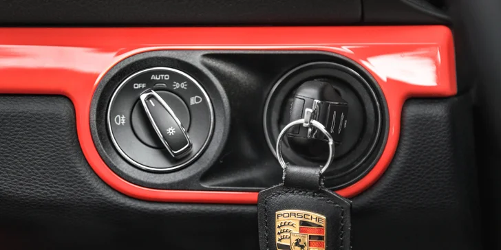 20–120 min. řízení nového Porsche 718 a Mustangu GT 5.0 Cabrio