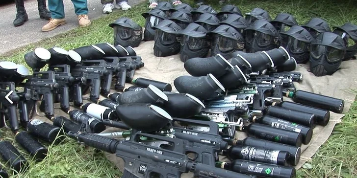 Zažijte adrenalin: 4 hodiny paintballu na tankodromu v Kroměříži