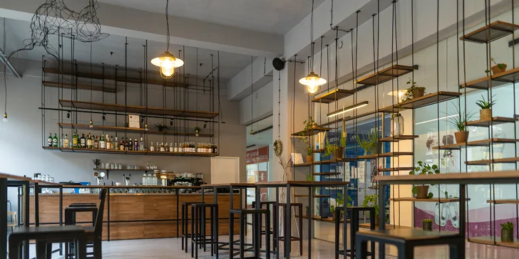 5chodové degustační menu pro dva: kachní prso či pstruh, krevety, rajská polévka, panna cotta