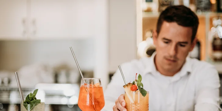 Komfortní pobyt ve Valticích se snídaní, 90 min. ve wellness, prohlídka zámeckého sklepa i láhev vína