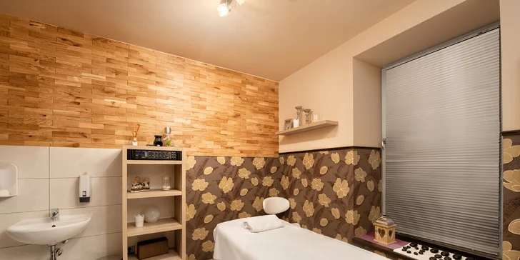 Komfortní pobyt ve Valticích se snídaní, 90 min. ve wellness, prohlídka zámeckého sklepa i láhev vína