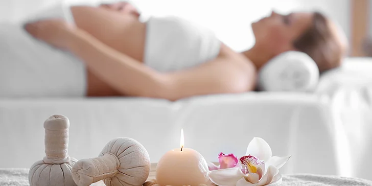 Těhotenská masáž zad i obličeje, pleťová maska i peeling nohou