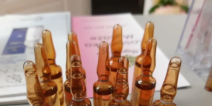 Mezoterapie obličeje nebo dekoltu s kyselinou hyaluronovou a smĕsí vitamínů v délce 60 minut
