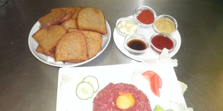 Hovězí 300 g tatarský biftek z pravé svíčkové