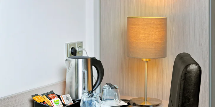 Designový hotel na okraji Prahy: 1–7 nocí v pokoji Deluxe, snídaně a vyhřívaný bazén i vířivka