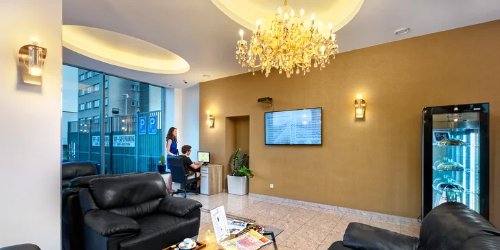 Designový hotel na okraji Prahy: 1–7 nocí v pokoji Deluxe, snídaně a vyhřívaný bazén i vířivka
