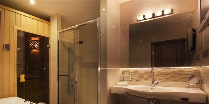 Luxusní apartmány v centru Košic: snídaní na pokoj a relax ve vířivce i sauně