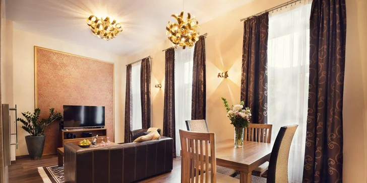 Luxusní apartmány v centru Košic: snídaní na pokoj a relax ve vířivce i sauně