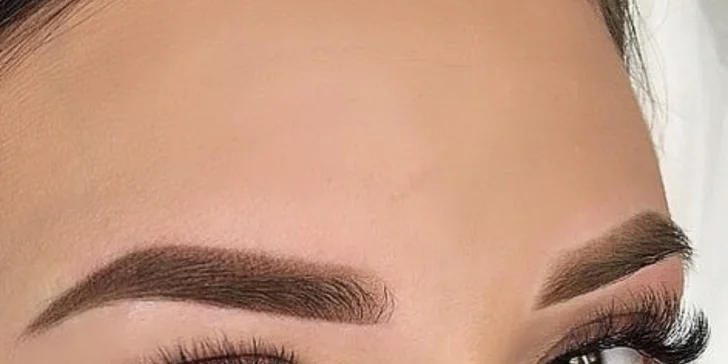 Krásné obočí: úprava a barvení obočí nebo microblading či microshading