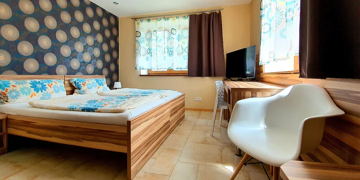 Za turistikou k Bešeňové: útulný hotel se zahradou a dětským hřištěm i hernou, snídaně či polopenze