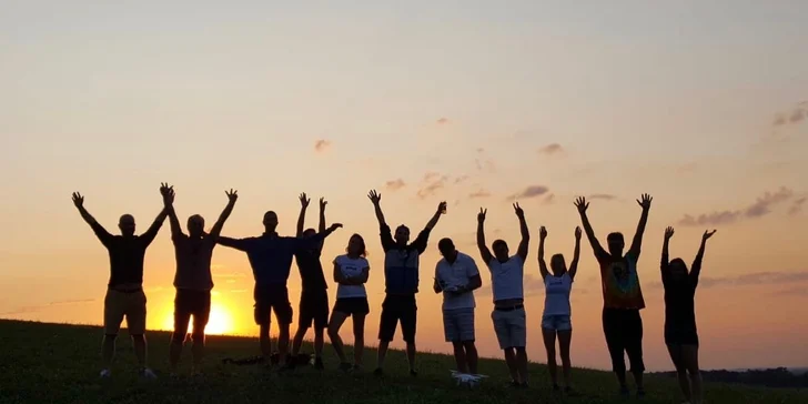 Naučte se vzlétnout i přistát: 4denní základní kurz paraglidingu na Rané u Loun