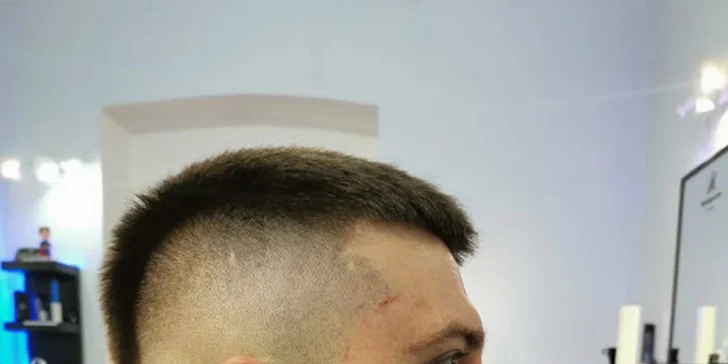 Nový střih vlasů i péče o vousy a obočí pro všechny muže