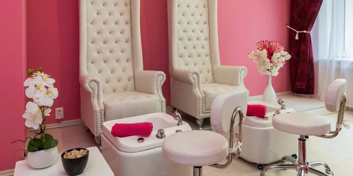 Manikúra či pedikúra s lakováním zdarma a VIP relax zóně