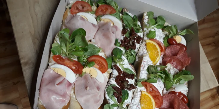 Oslňte návštěvu skvělým pohoštěním: 10 chlebíčků z Cukrárny Lilly