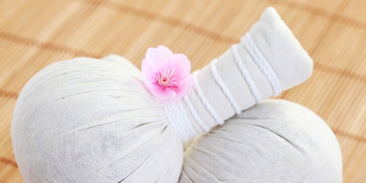 60minutová masáž proti bolestem zad horkými bylinnými měšci