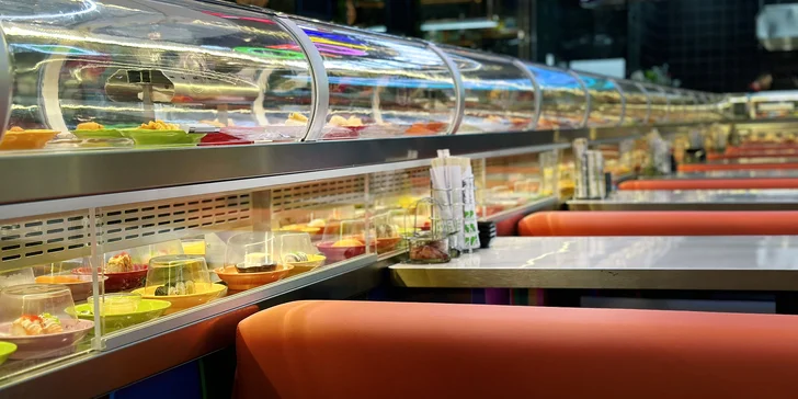 2 hodiny running sushi v libereckém OC Géčko: sushi, gril, mořské plody i dezerty