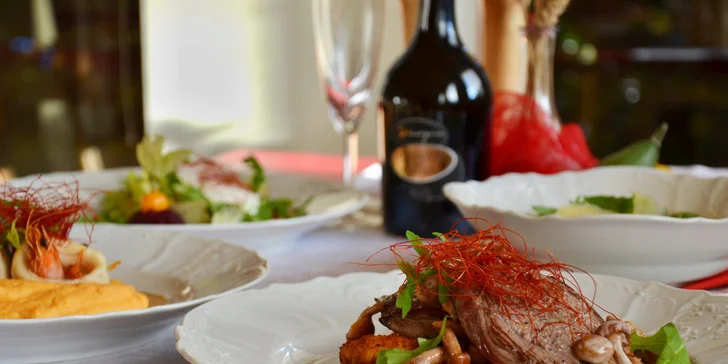 4chodové degustační menu pro dva i s lahví prosecca: sumeček či svíčková, carpaccio a čokoládový fondant