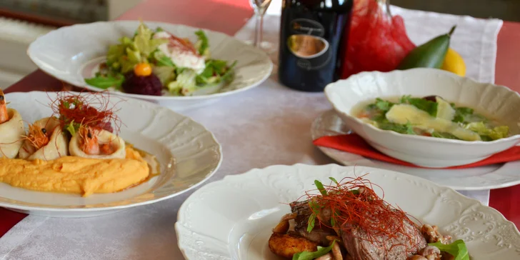 4chodové degustační menu pro dva i s lahví prosecca: sumeček či svíčková, carpaccio a čokoládový fondant