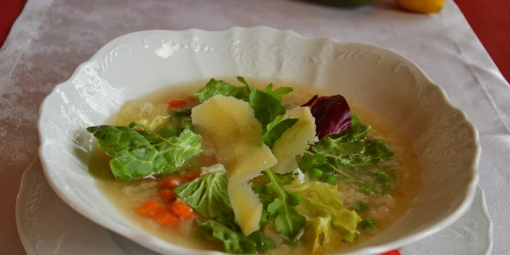 4chodové degustační menu pro dva i s lahví prosecca: sumeček či svíčková, carpaccio a čokoládový fondant