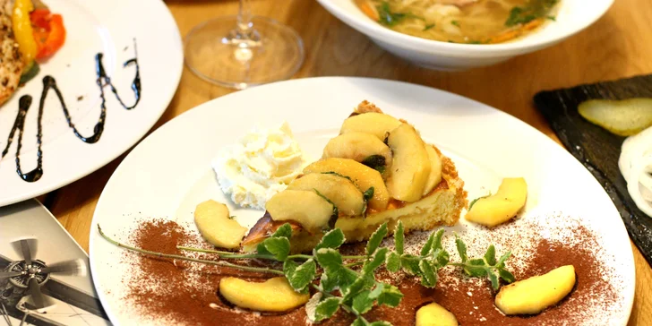 4chodové menu pro dva i s degustací piveček: škvarkovka, vývar, prso nebo krkovička, dezert a 5 točených