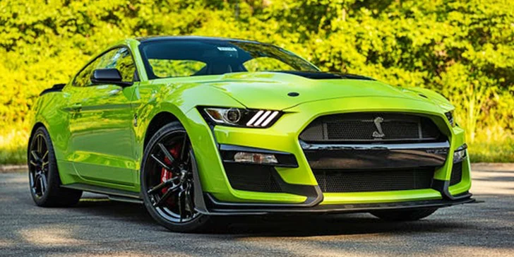 Pronájem Fordu Mustang GT v Shelby paketu na 40 min. nebo až 24 hodin ve všední dny