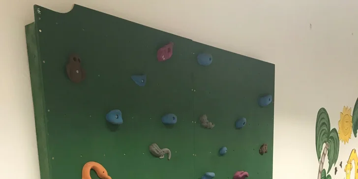 1 nebo 2 hodiny dovádění v dětské herně u Hrocha a káva pro rodiče