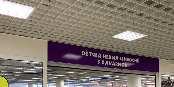 1 nebo 2 hodiny dovádění v dětské herně u Hrocha a káva pro rodiče
