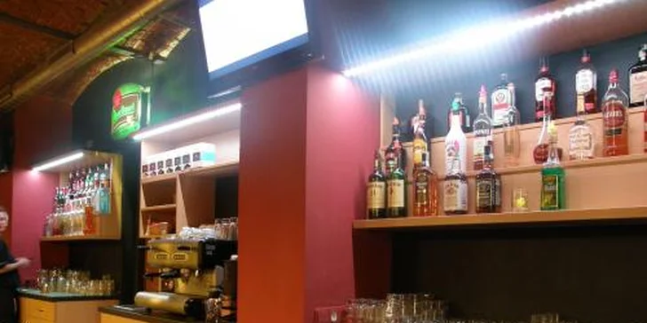 Dva obrovské hovězí PUB burgery s hranolkami