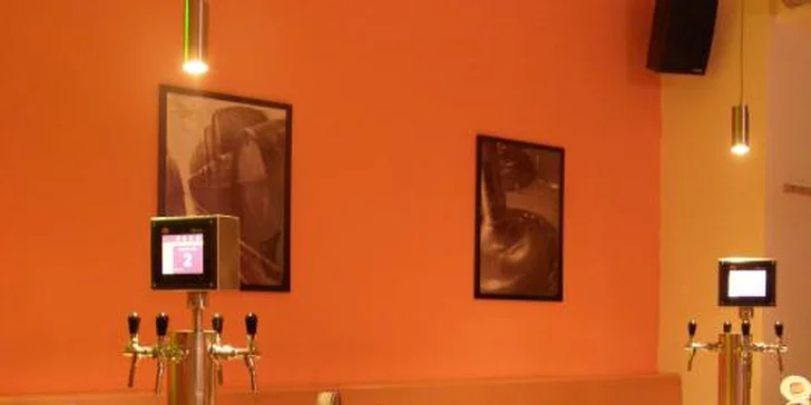 Dva obrovské hovězí PUB burgery s hranolkami