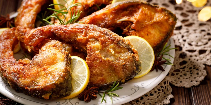 Vánoční prodej kaprů: hmotnost 2-2,5 kg, vykuchaný i stažený z kůže