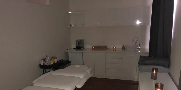 Manuální lymfatická masáž partie dle výběru: krk, nohy, ruce, záda i celé tělo