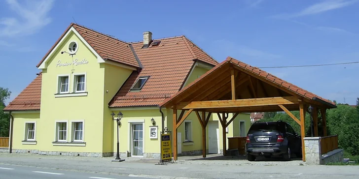 Na Lipno s partou či rodinou: jaro i podzim ve vybavených apartmánech pro 4–5 os.