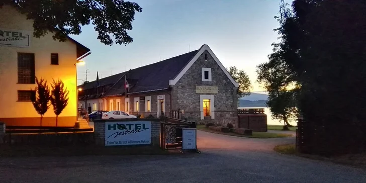 Hotel Jestřábí přímo u Lipna: ubytování se snídaněmi