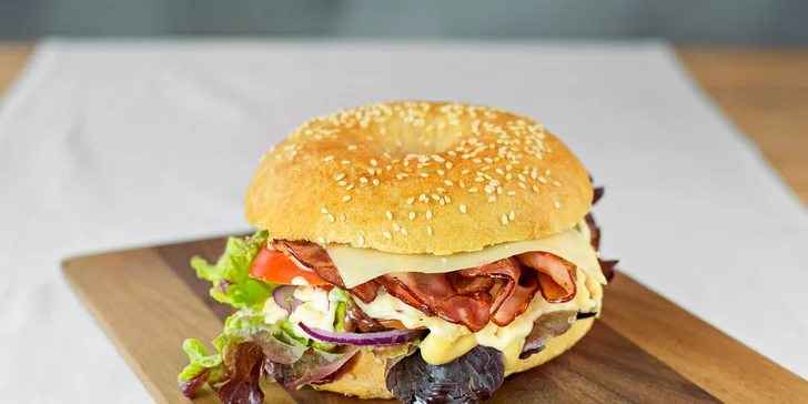 Nadupaný bagel box a mini bagely s nutellou a banánem pro 2 osoby