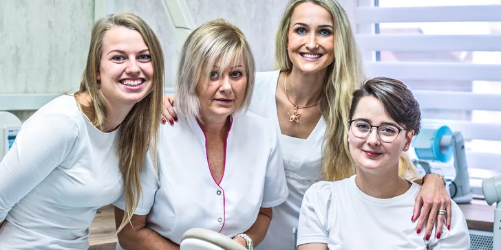 Usmějte se: dentální hygiena včetně pískování a leštění zubů pro 1 osobu
