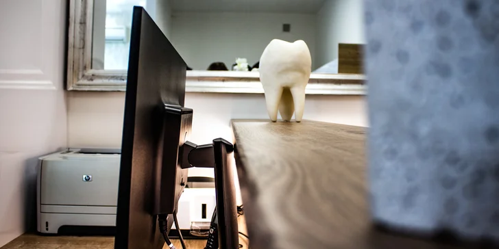 Usmějte se: dentální hygiena včetně pískování a leštění zubů pro 1 osobu