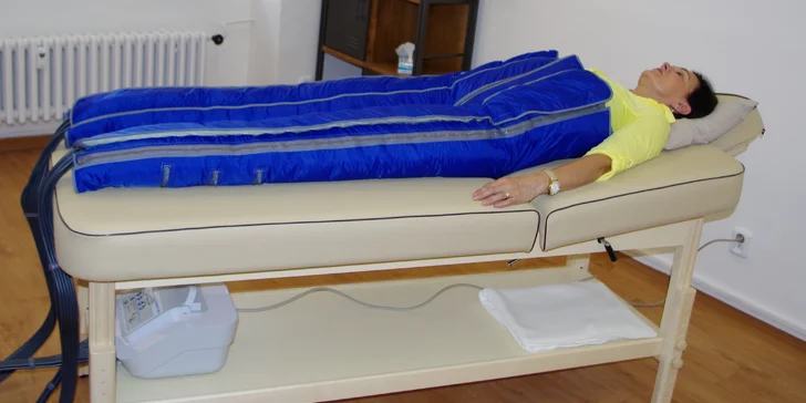 Přístrojová lymfodrenáž s ručním uvolněním lymfatických krčních uzlin