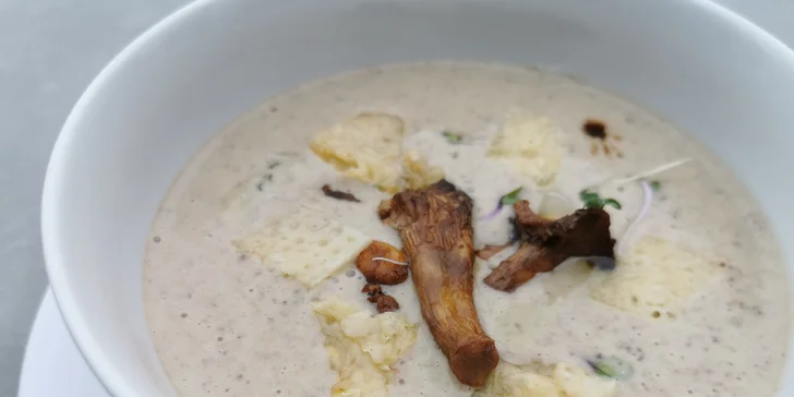 5chodové menu pro 2 gurmány: carpaccio, hovězí brisket nebo grilovaná chobotnice i parfait