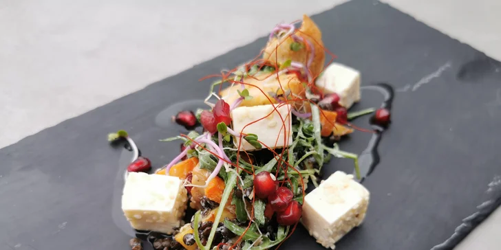 5chodové menu pro 2 gurmány: carpaccio, hovězí brisket nebo grilovaná chobotnice i parfait