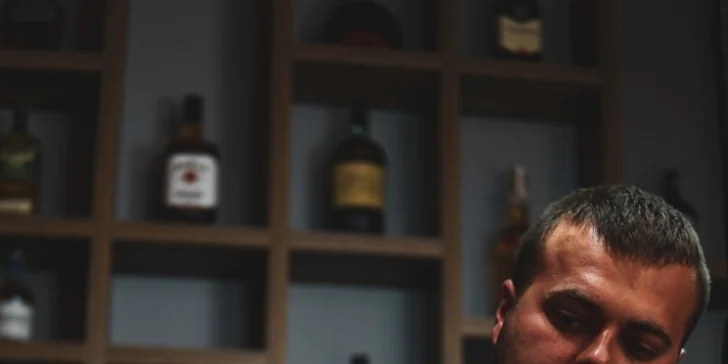 Barber péče pro pány: střih, úprava vousů i dárková kazeta kosmetiky