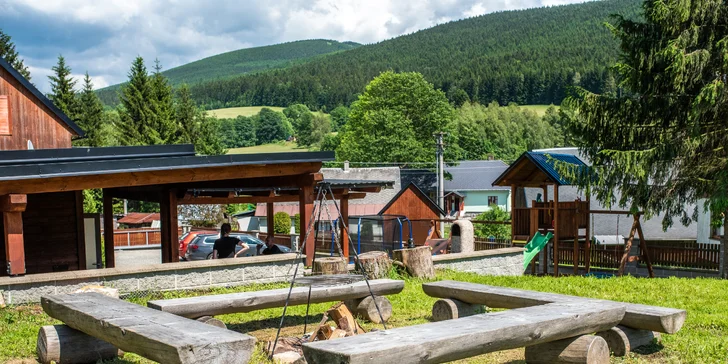 Relaxační pobyt uprostřed Jeseníků: pokoj Deluxe i chata jen pro vás, snídaně a wellness