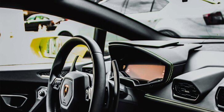 Užijte si parádní jízdu v Lamborghini Huracán: až 40 min. jako řidič nebo spolujezdec