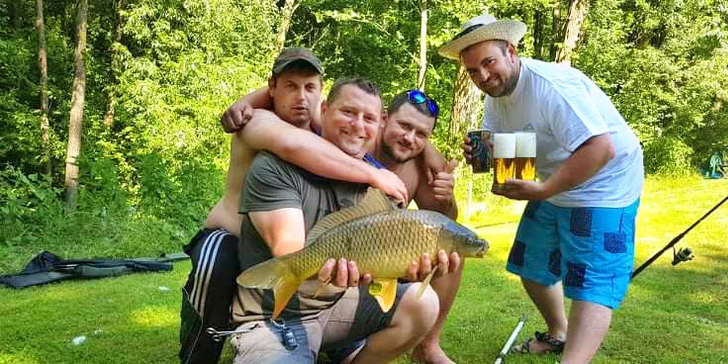 Ulovte si vánočního kapra: 1- či 2denní povolenka, výlov i zapůjčení vybavení
