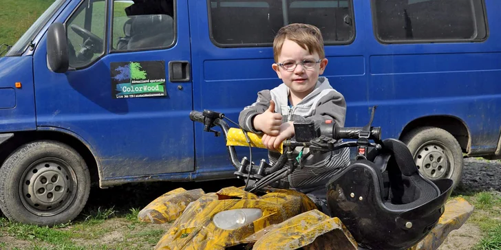 Výlet na čtyřkolce na Karlštejn a po okolí: 2 nebo 4 hodiny i poukaz na paintball