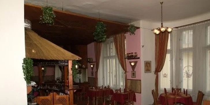 249 Kč za jakékoli speciality v indické restauraci Taj v hodnotě 500 Kč. Kuře vindaloo, byriani, velký výběr tandoor pokrmů a další lahůdky se slevou 50%.