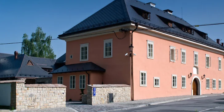 Otevřený voucher ve výši 500–2000 Kč na cokoli na Zámku Zábřeh: ubytování, restaurace i wellness
