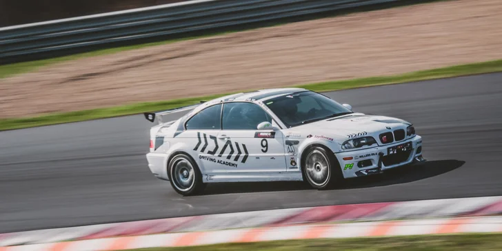 Až 9 kol na jednom ze 3 okruhů v BMW M3 nebo 130i Cup s rallye závodníkem Martinem Semerádem