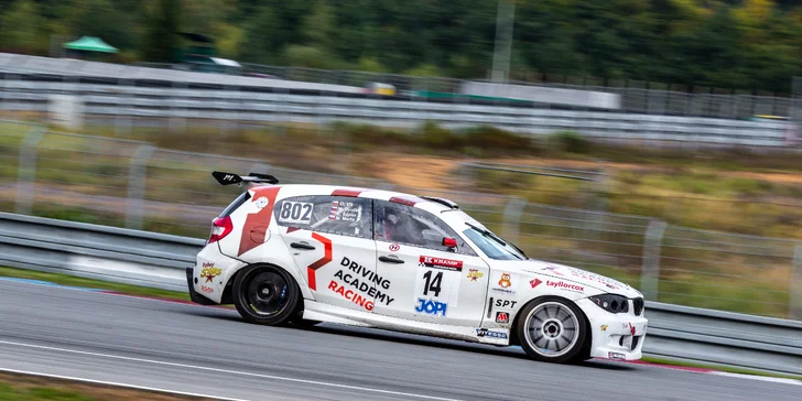 Až 9 kol na jednom ze 3 okruhů v BMW M3 nebo 130i Cup s rallye závodníkem Martinem Semerádem
